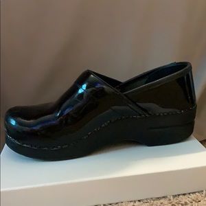 Dansko Shiny Black Clogs Size 39, US. Size 9